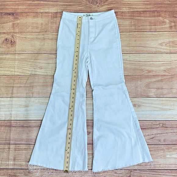 We The Free People Flare Pants Size 26 High Waist Wide Leg Raw Hem Winter White - Picture 3 of 10